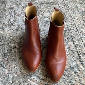 Nisolo Everyday Chelsea Boots- 8.5 Brandy